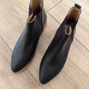 Brand new Nisolo Eva Chelsea boots. Black. Size 8.5